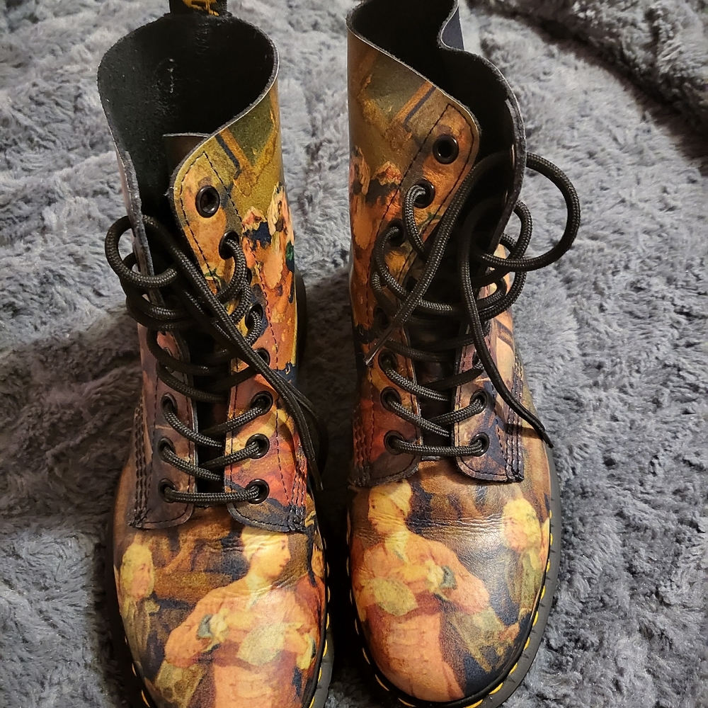 Dr martens museum collection boots